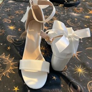 Heelys White Ankle Strap Heels with Bow